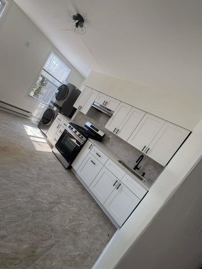 Building Photo - 4526 Brown St