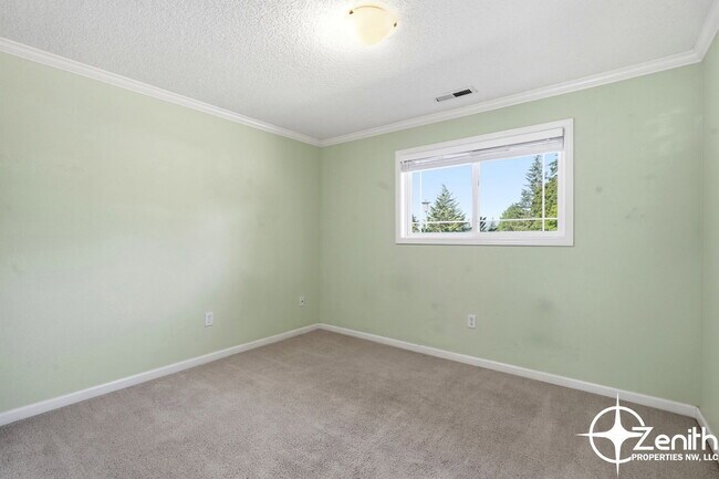Building Photo - 2409 SE 139th Ave