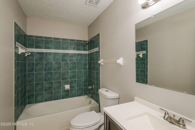 Building Photo - 3175 Olde Sutton Parke Dr