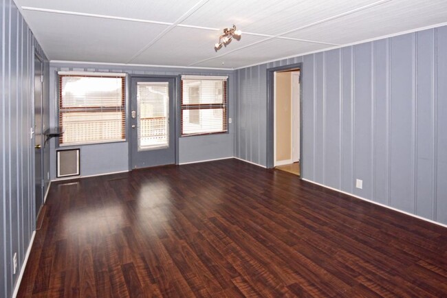 Building Photo - 5755 Primrose Ave