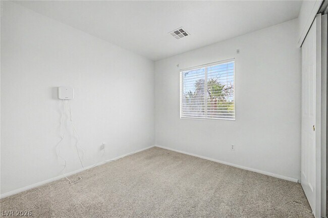 Building Photo - 10547 Lilac Tree Ave