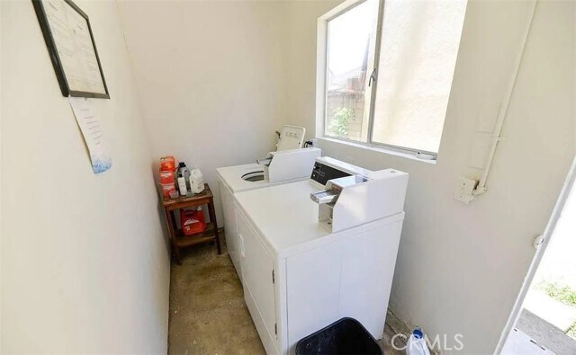 Building Photo - 318 W Avenida Palizada