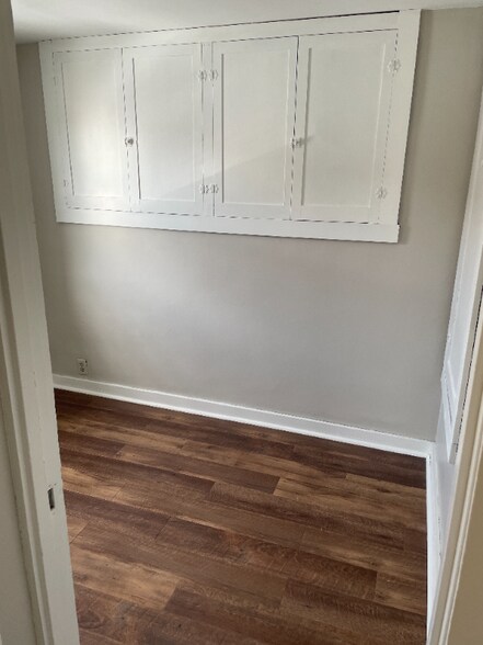 Building Photo - 1609 Green Bay St