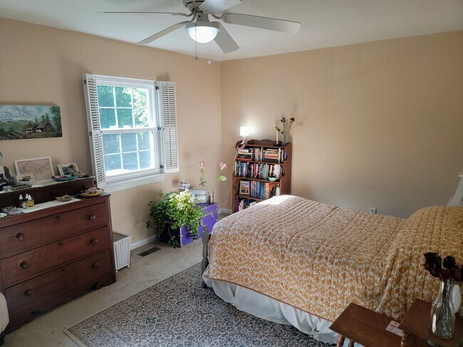 Building Photo - Great 2 Bedroom Townhouse for Rent in Western Henrico