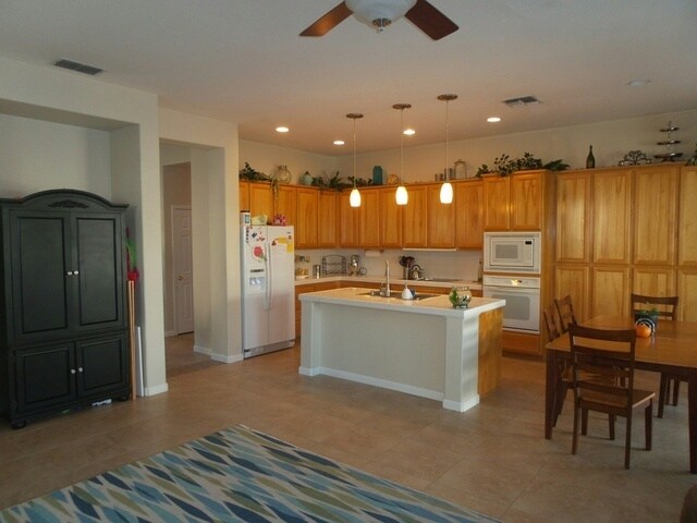 Building Photo - West Roseville 2100sqft, 3 Bedroom (office...
