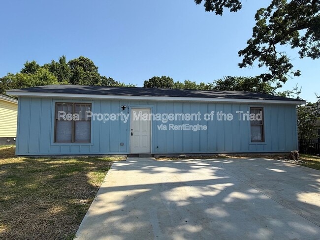 Primary Photo - 617 Ross Ave