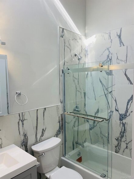 Building Photo - 16 Oldwood Rd S