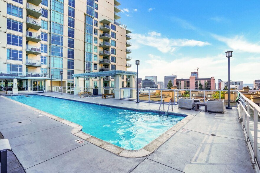 Building Photo - 850 Beech St