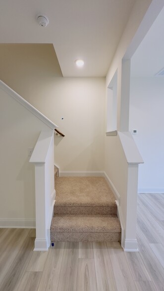 Building Photo - 21 Lavender Ln
