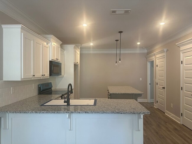 Building Photo - 116 Saxton Pl