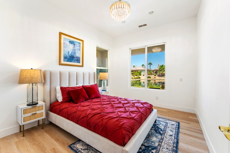 Building Photo - 65 Shoreline Dr