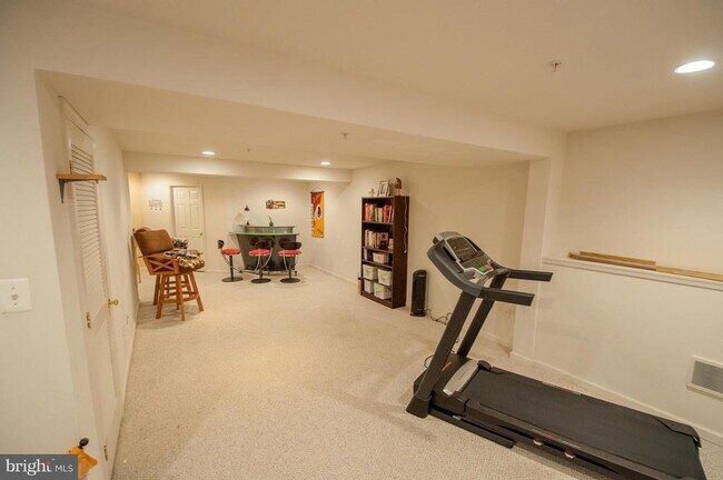 Building Photo - 5813 Whiterose Way