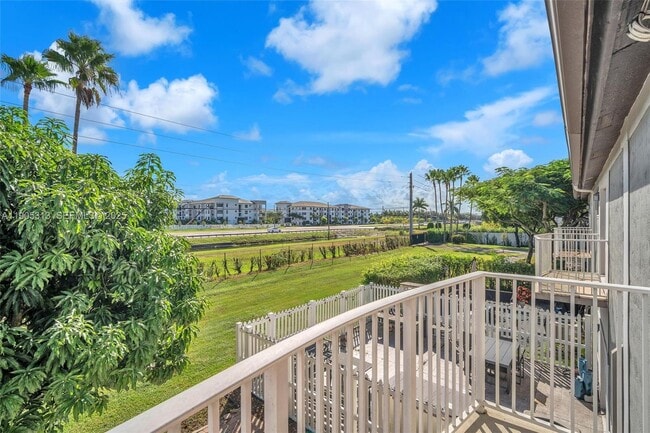 Building Photo - 2867 SW 125th Ave