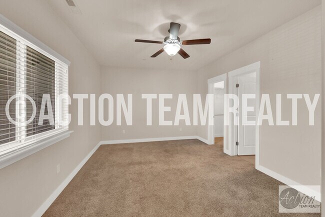 Building Photo - Condo in Saratoga Springs Available July 20th