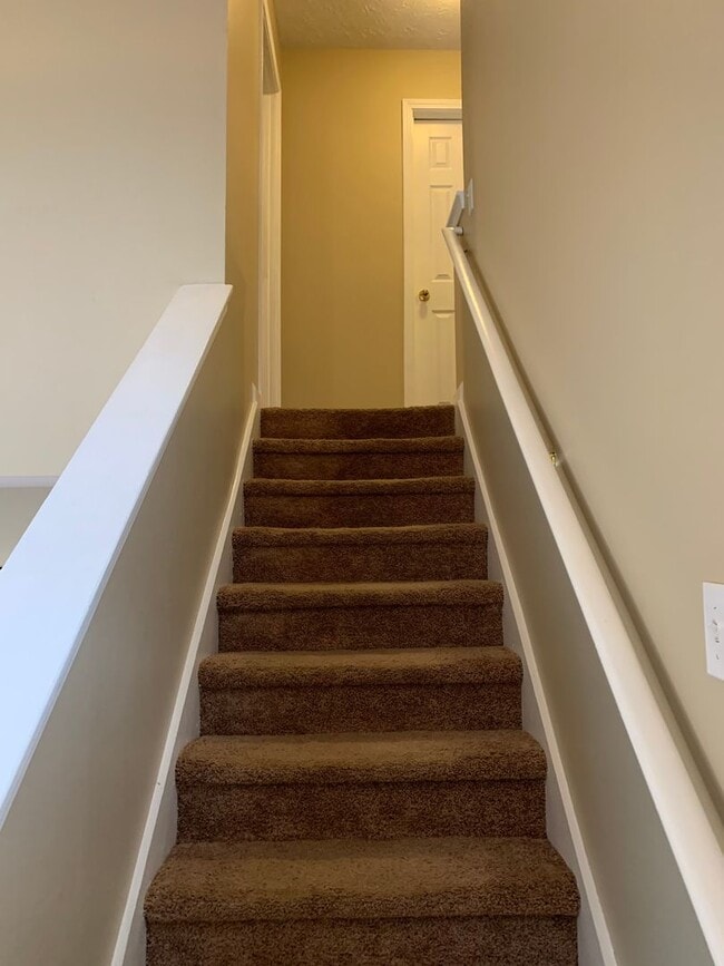 Building Photo - Charming 3BR/2.5BA Cul-de-Sac Home in Sought-After Avensong Community!