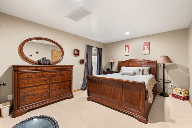 Building Photo - Rio Rancho Gem - Stunning 4-Bedroom Home –...