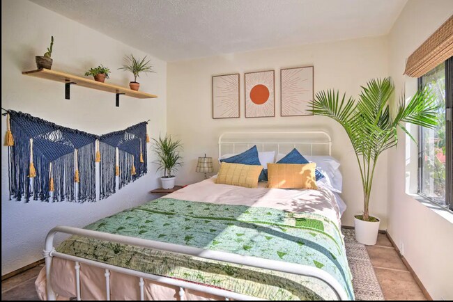 Building Photo - 750 Sky Line Trail