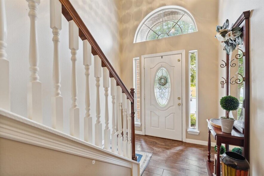 Building Photo - 7606 N Linpar Ct