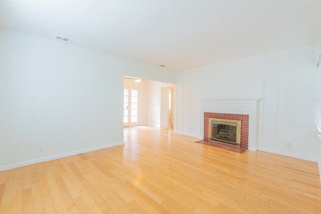 Living Room - 5025 Kester Ave