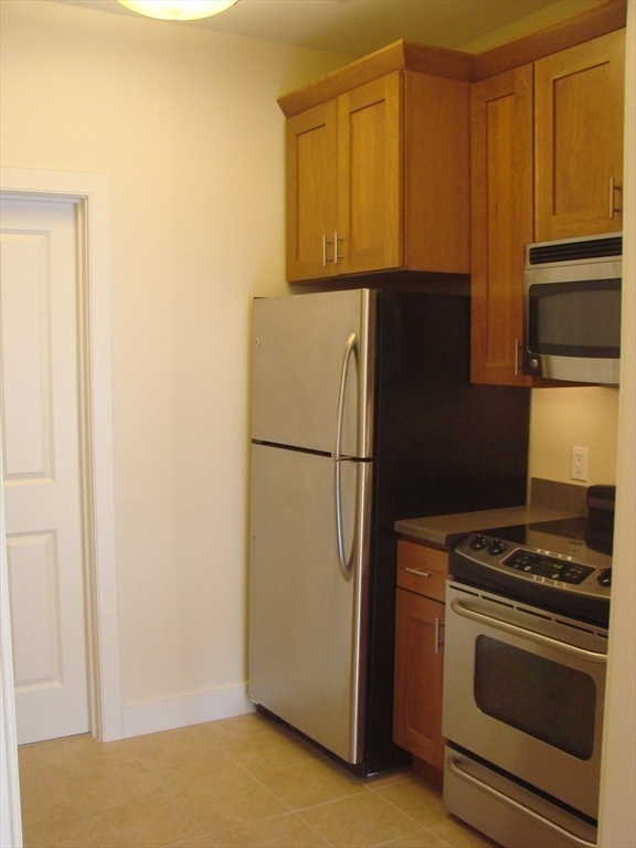 Building Photo - 404 Marlborough St
