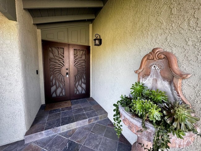 Building Photo - Stunning Mission Viejo home with a View