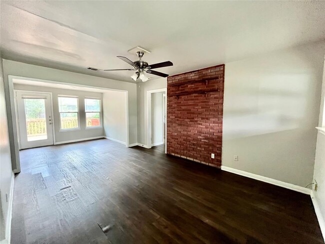 Building Photo - 5101 Guadalupe St