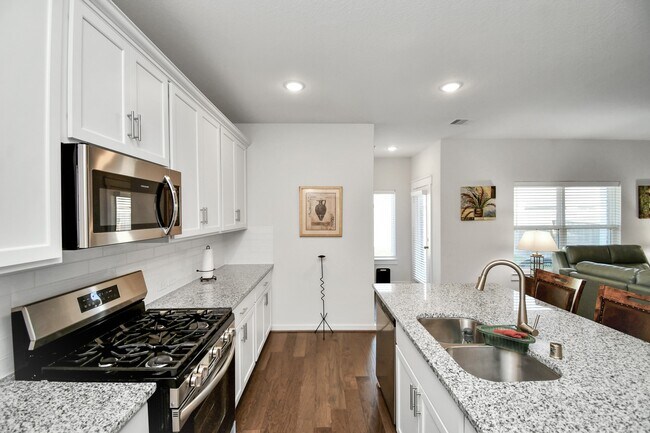 Building Photo - 4653 Cleo Day Dr