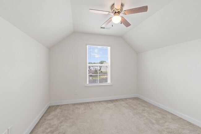 Building Photo - 404 Avery Glenn Way