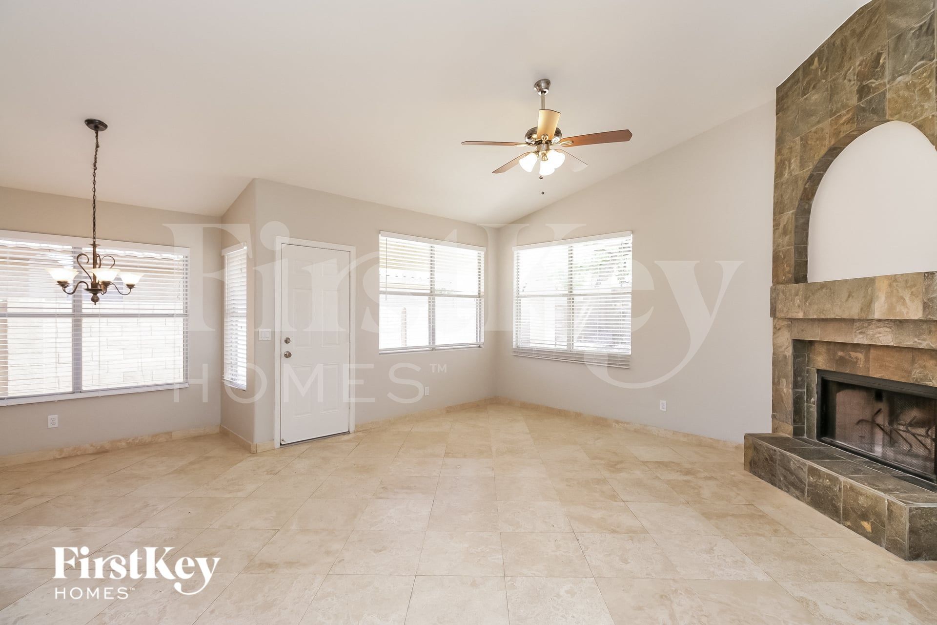 Building Photo - 1831 W Wildhorse Dr