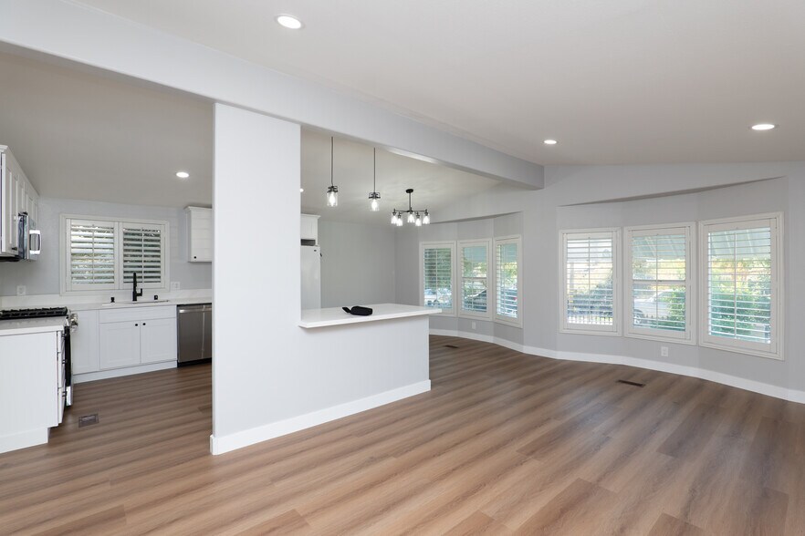 Building Photo - 21643 Waite St