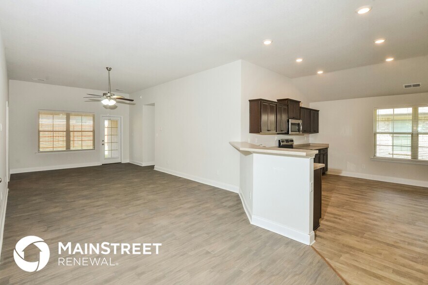 Building Photo - 7826 Ferndale Dr