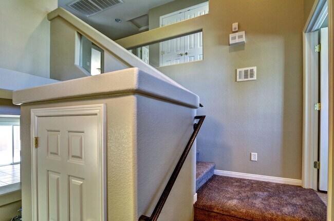Building Photo - 6733 Lydian Ct