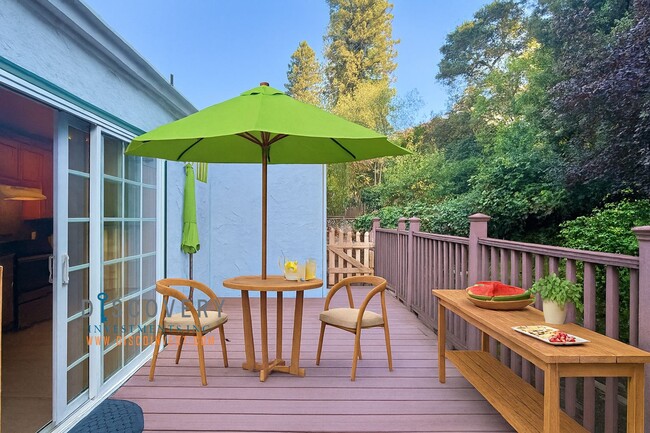 Building Photo - Upper Rockridge 3 Bedroom Home