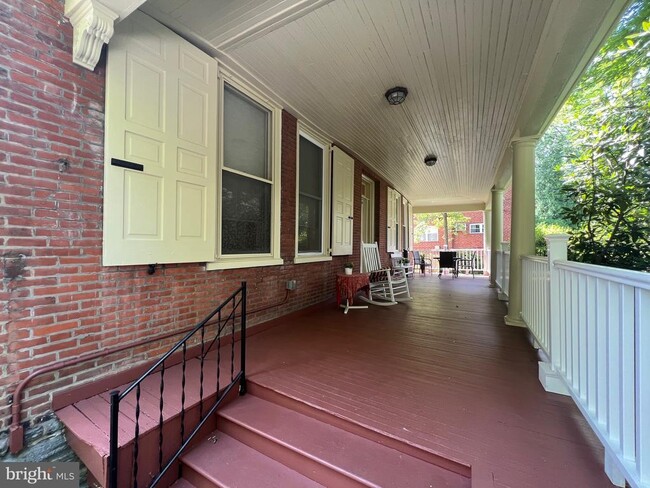 Building Photo - 426 Old Lancaster Rd