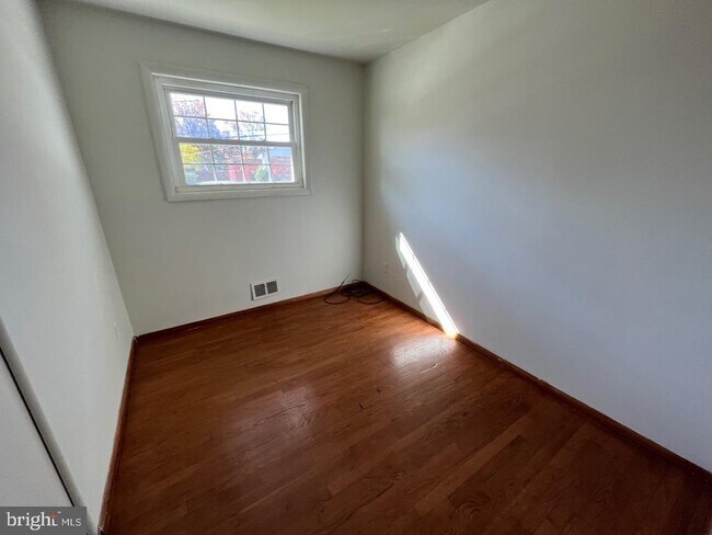 Building Photo - 14234 Chadwick Ln