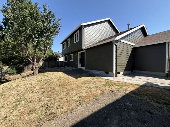 Building Photo - 5505 SW 149th Ave