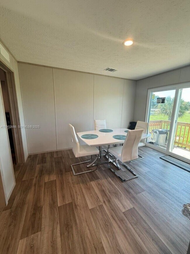 Building Photo - 1250 Homestead Ave