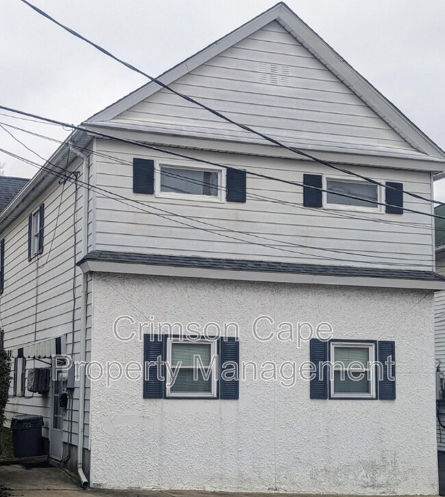 Building Photo - 722 Hazle St