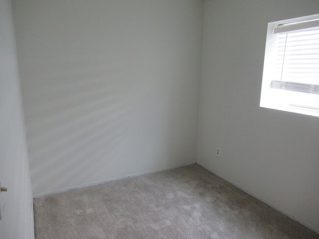 Building Photo - 5208 Solar Ridge Dr