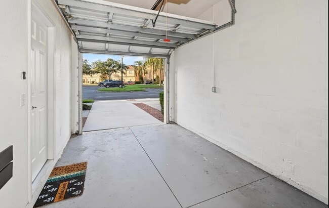 Building Photo - 3671 Parkridge Cir