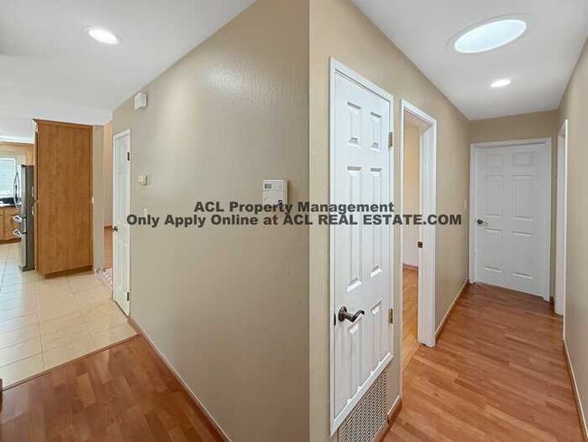 Building Photo - 3056 Stonehenge Rd