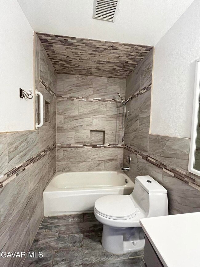 Building Photo - 43770 Santa Rosa Cir