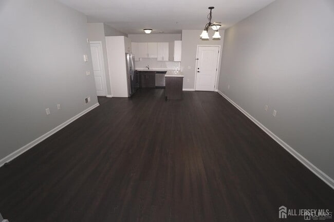 Building Photo - 475 Avenel St