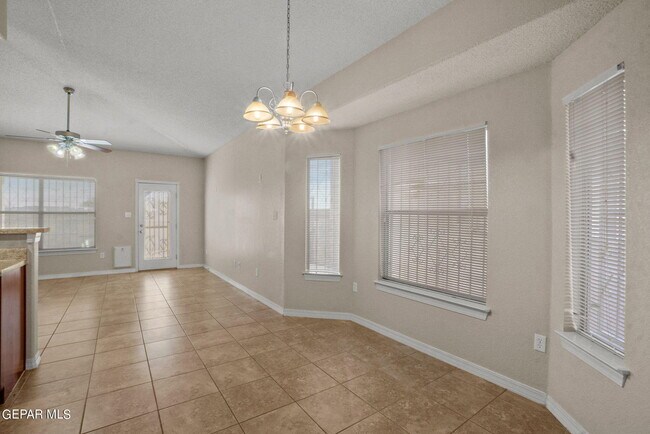 Building Photo - 3148 Sunny Prairie Dr