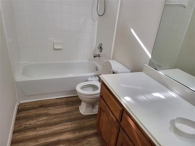 Building Photo - 429 Oakhurst Dr