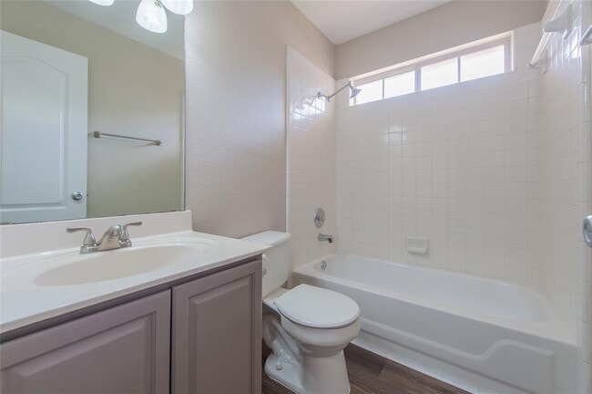 Building Photo - 3913 Orion St