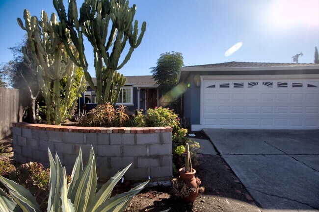Primary Photo - Sapcious remodeled Sundale w/ open floorplan