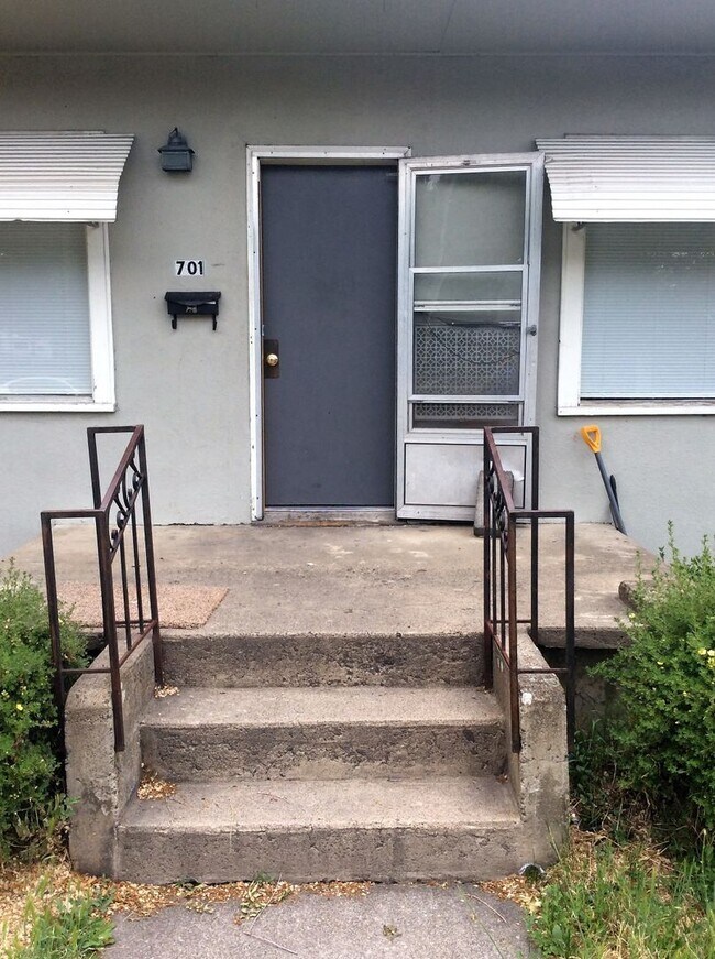 Building Photo - Adams Ave. Duplex