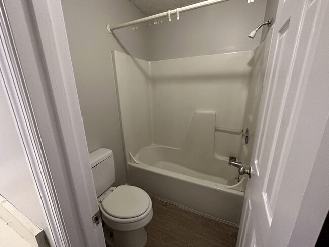 Building Photo - 730 Dover Ln