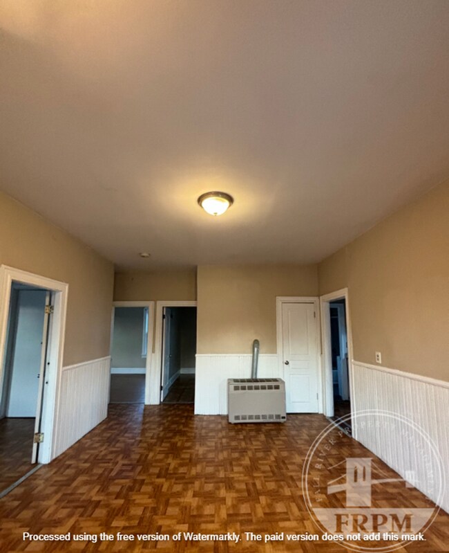Building Photo - 528 4th St